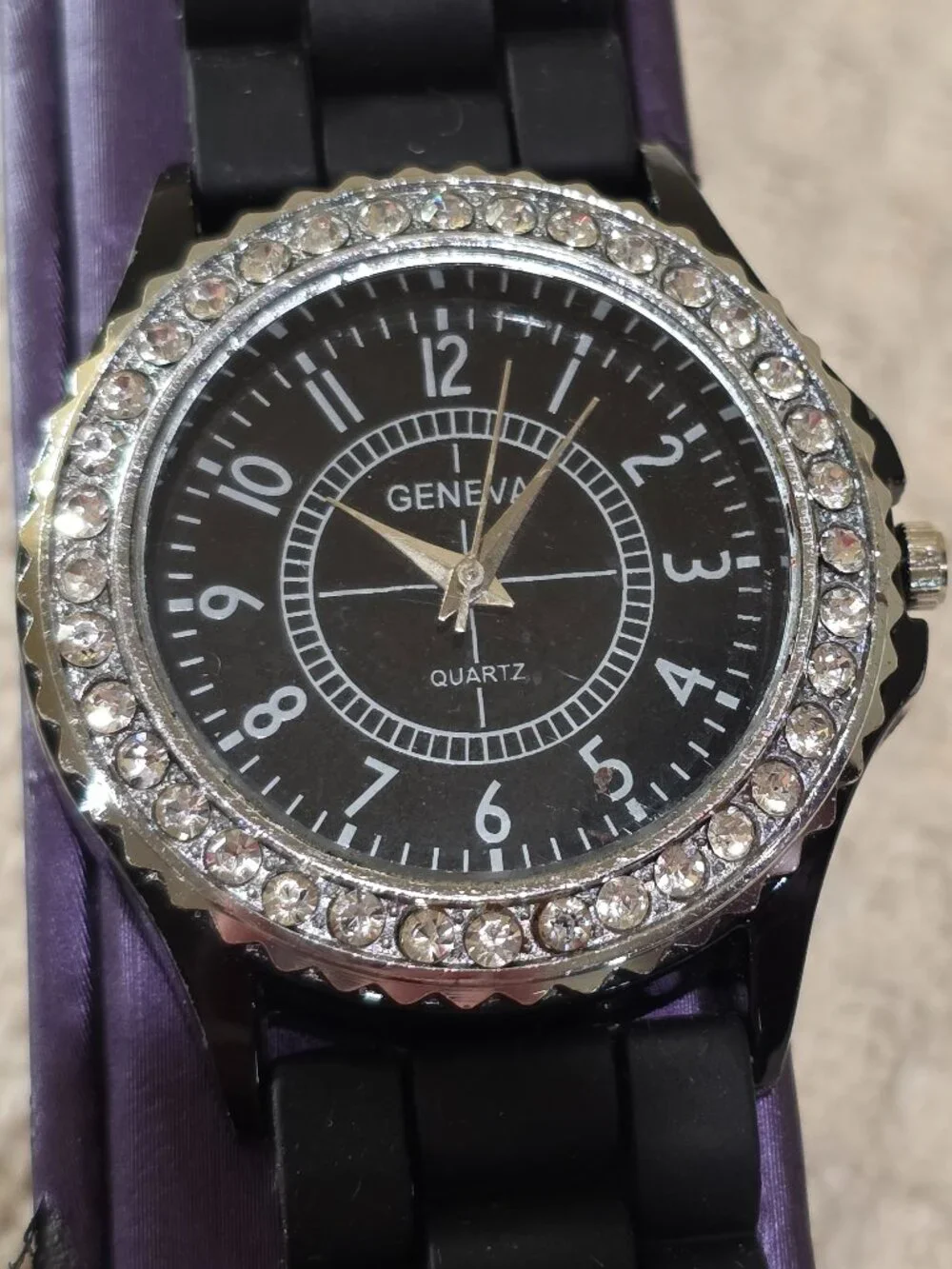Geneva Black Face Silver Crystal Accent Round Unisex Wrist Watch Silicone Band